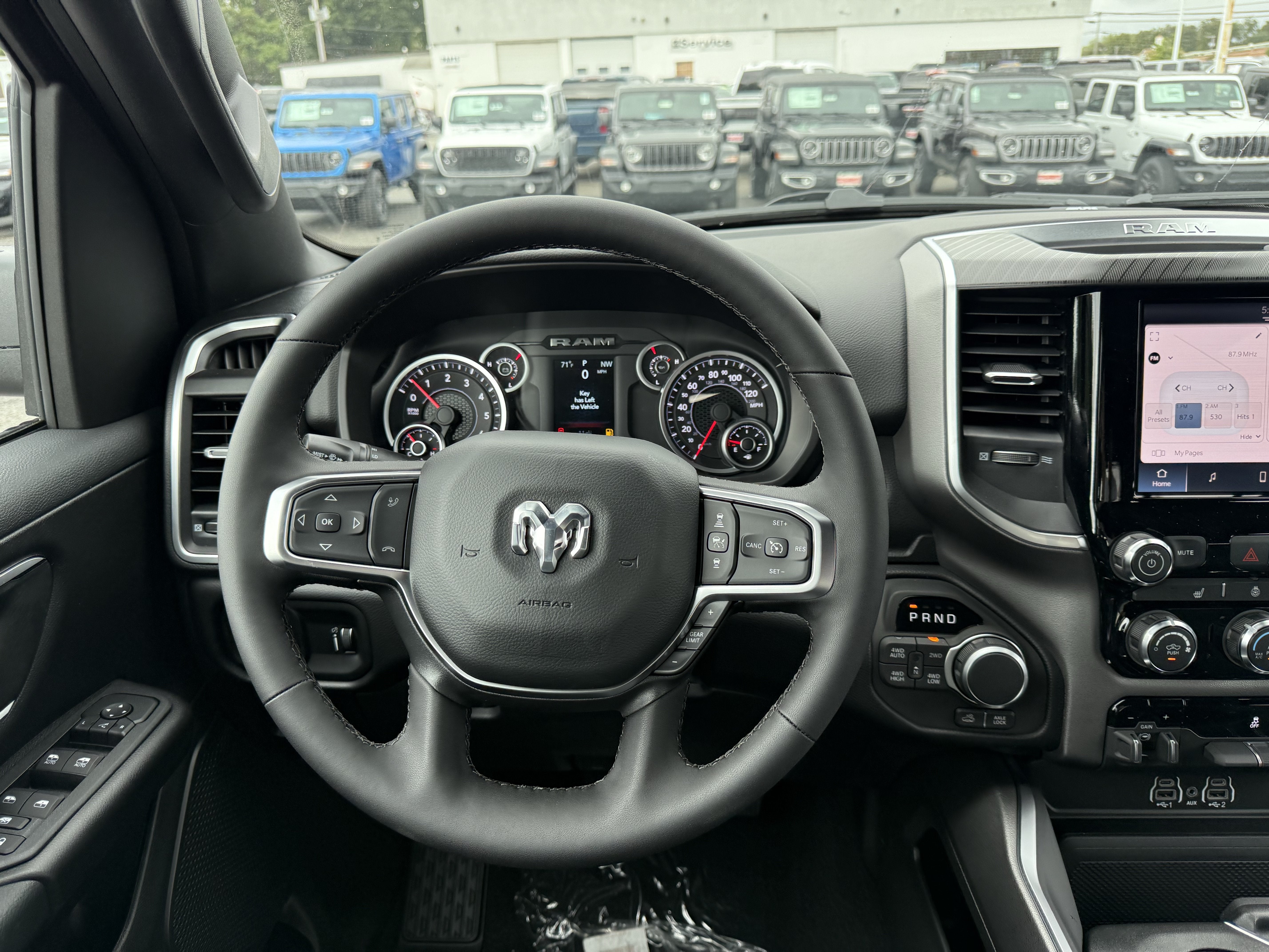 2027 RAM Ram 1500 RAM 1500 BIG HORN CREW CAB 4X4 5'7' BOX