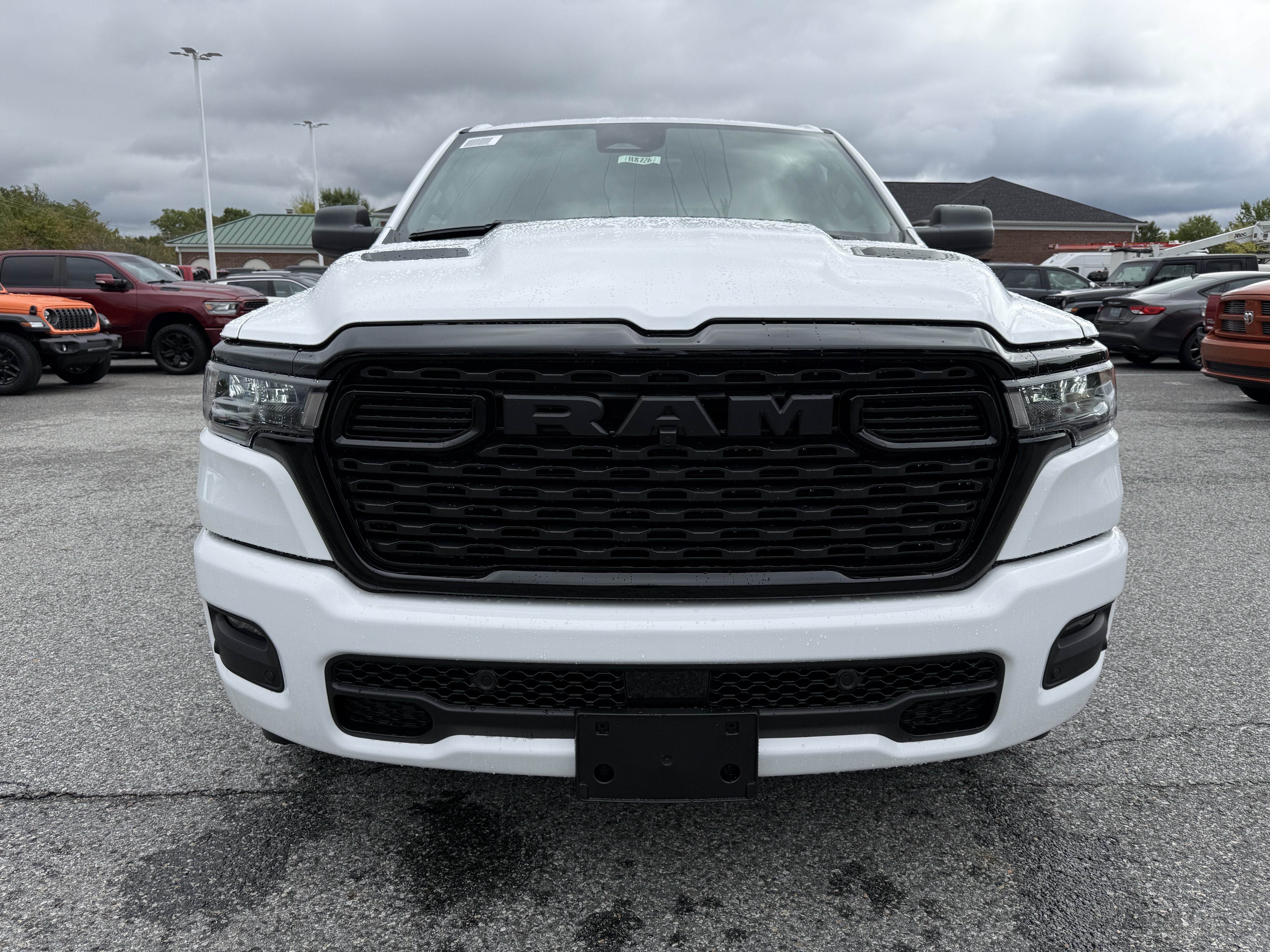 2027 RAM Ram 1500 RAM 1500 EXPRESS CREW CAB 4X4 5'7' BOX
