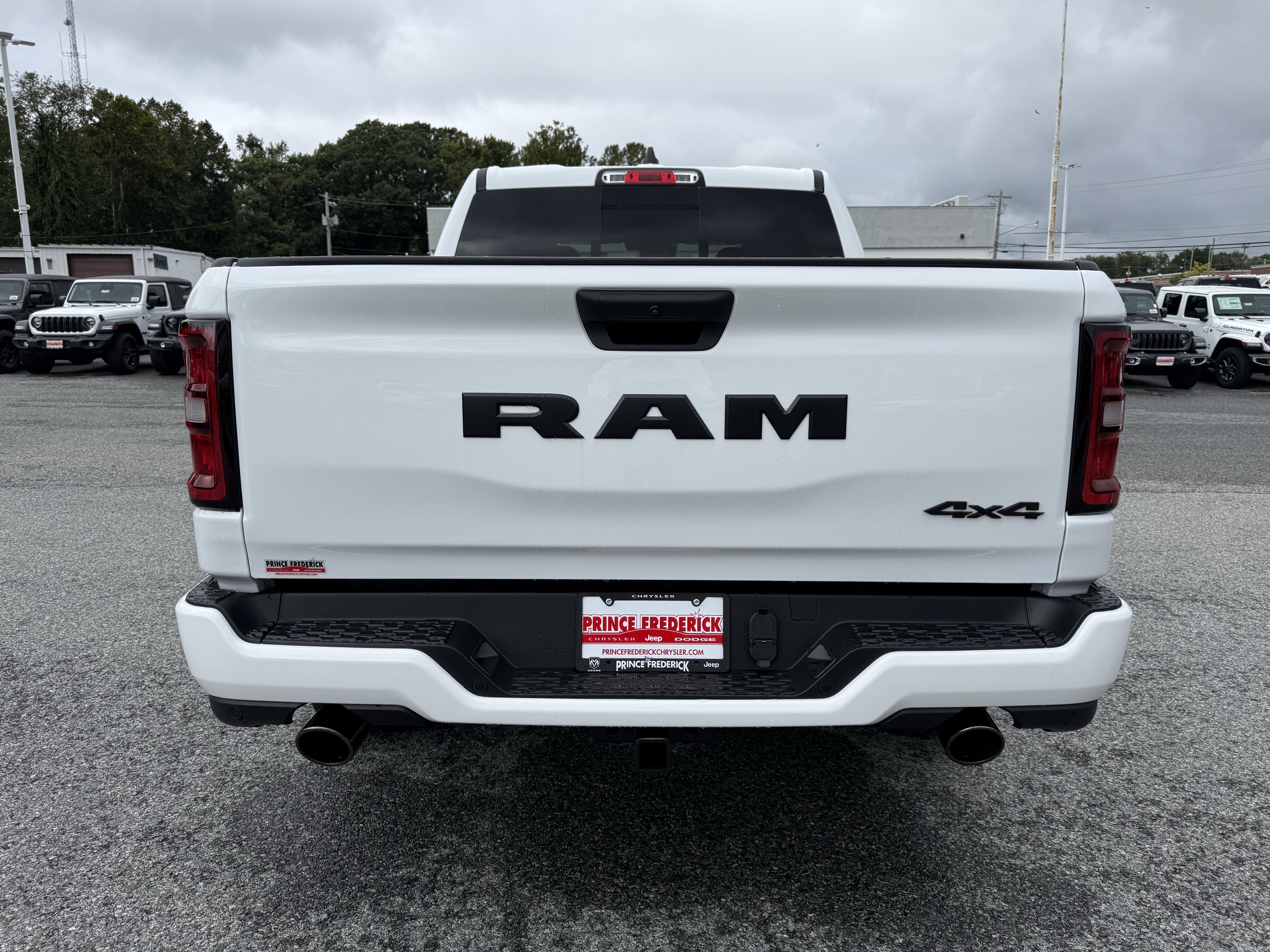 2027 RAM Ram 1500 RAM 1500 EXPRESS CREW CAB 4X4 5'7' BOX