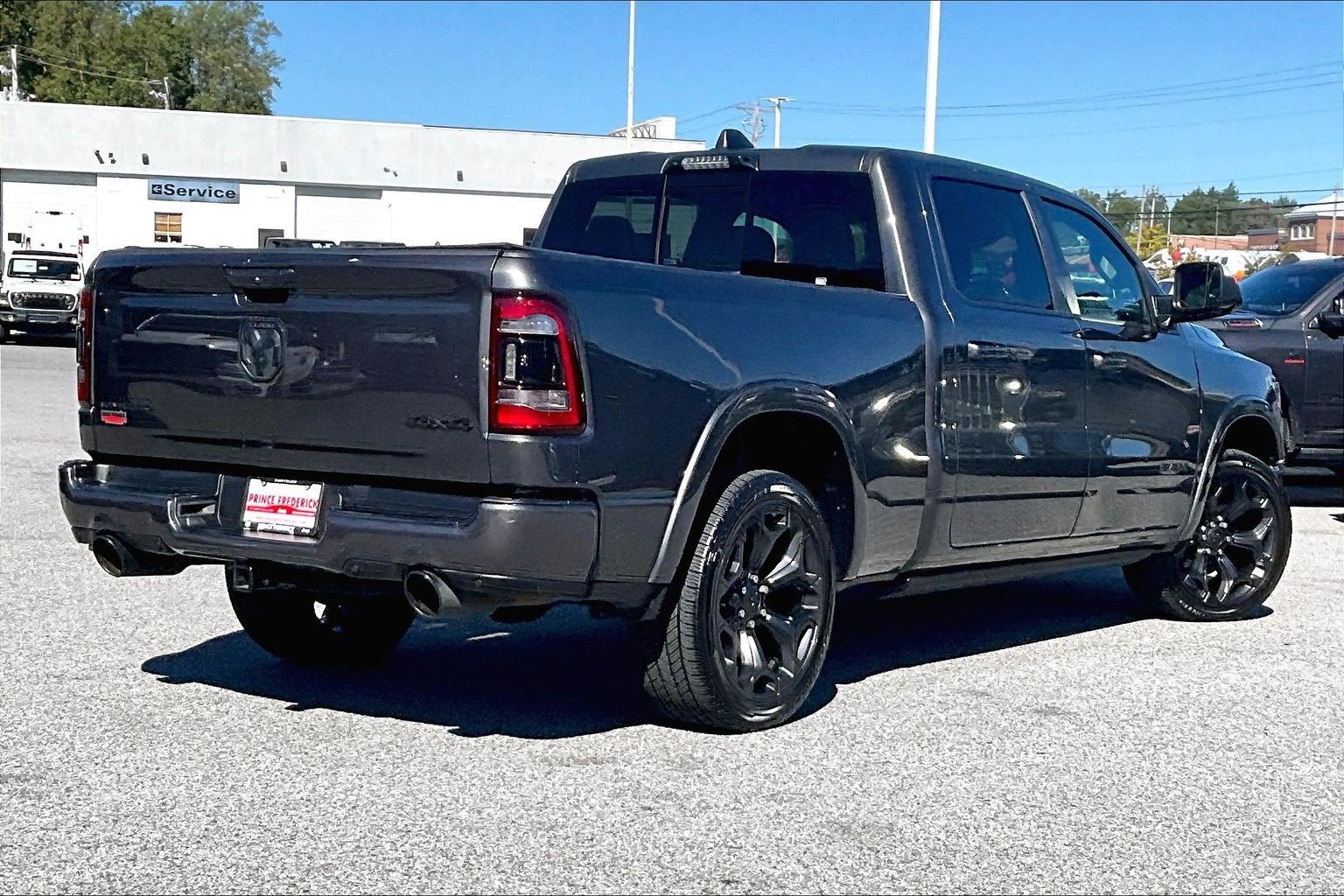 2022 RAM 1500 Limited Crew Cab 4x4 6'4' Box