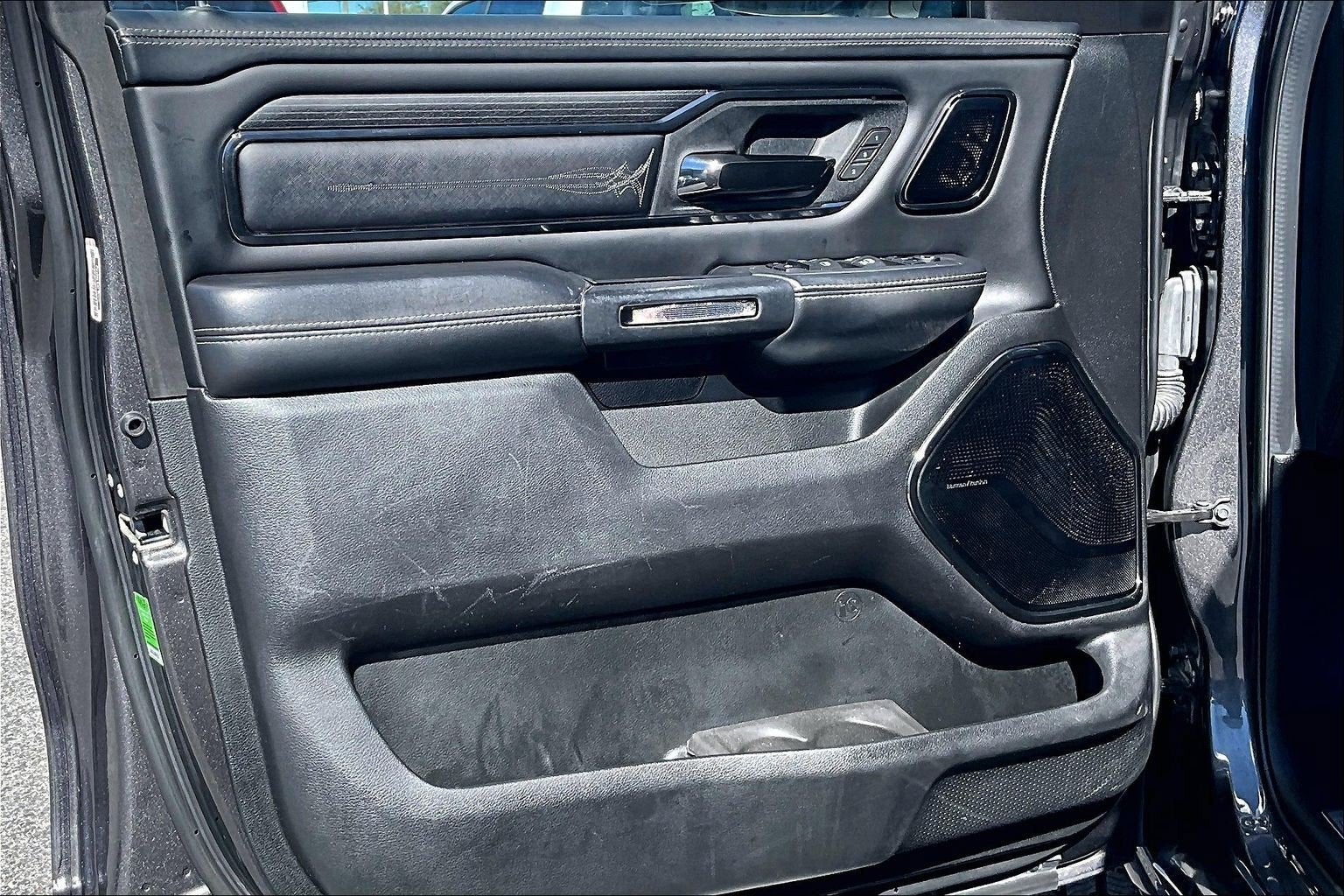 2022 RAM 1500 Limited Crew Cab 4x4 6'4' Box