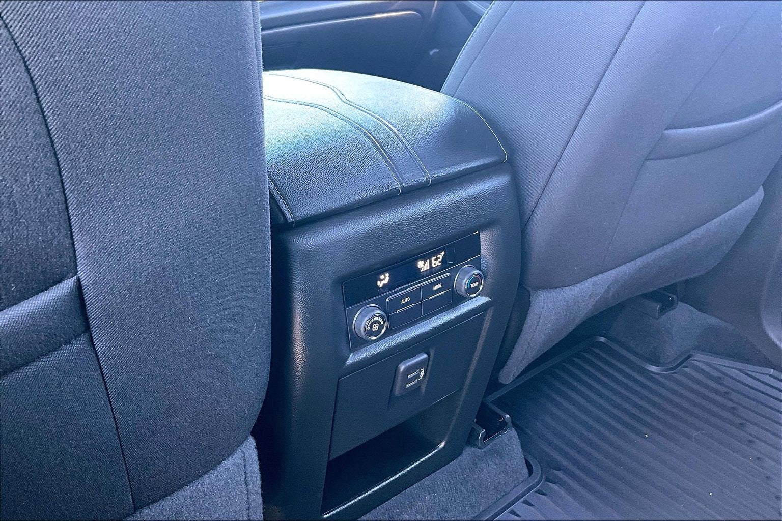 2024 Chevrolet Traverse Limited AWD LT Cloth