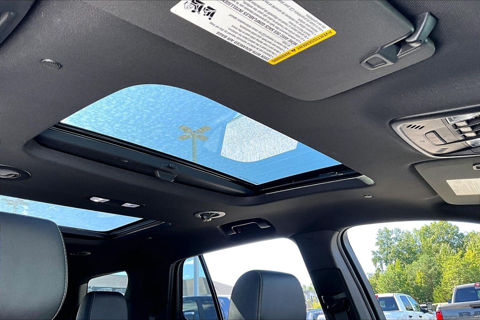 2023 Chevrolet Traverse AWD LT Leather