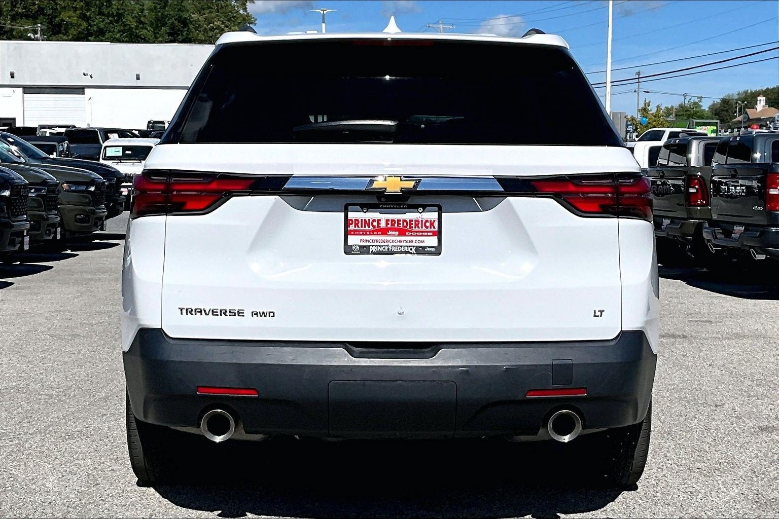2023 Chevrolet Traverse AWD LT Leather