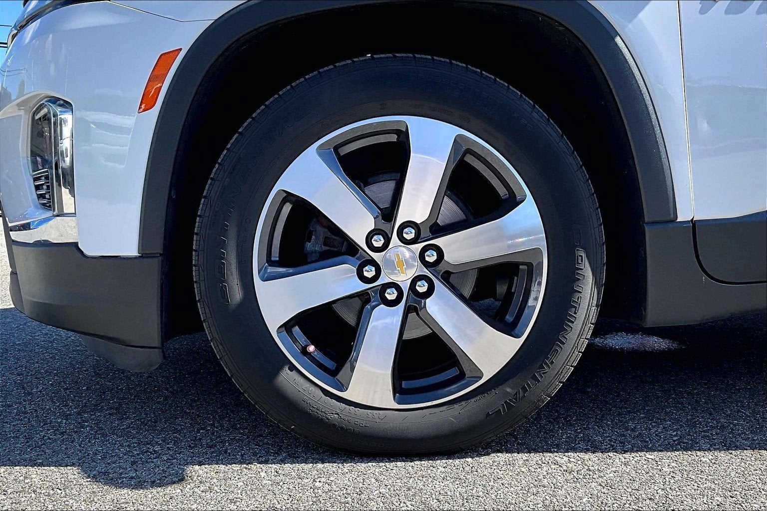 2023 Chevrolet Traverse AWD LT Leather