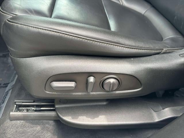 2023 Chevrolet Traverse AWD LT Leather