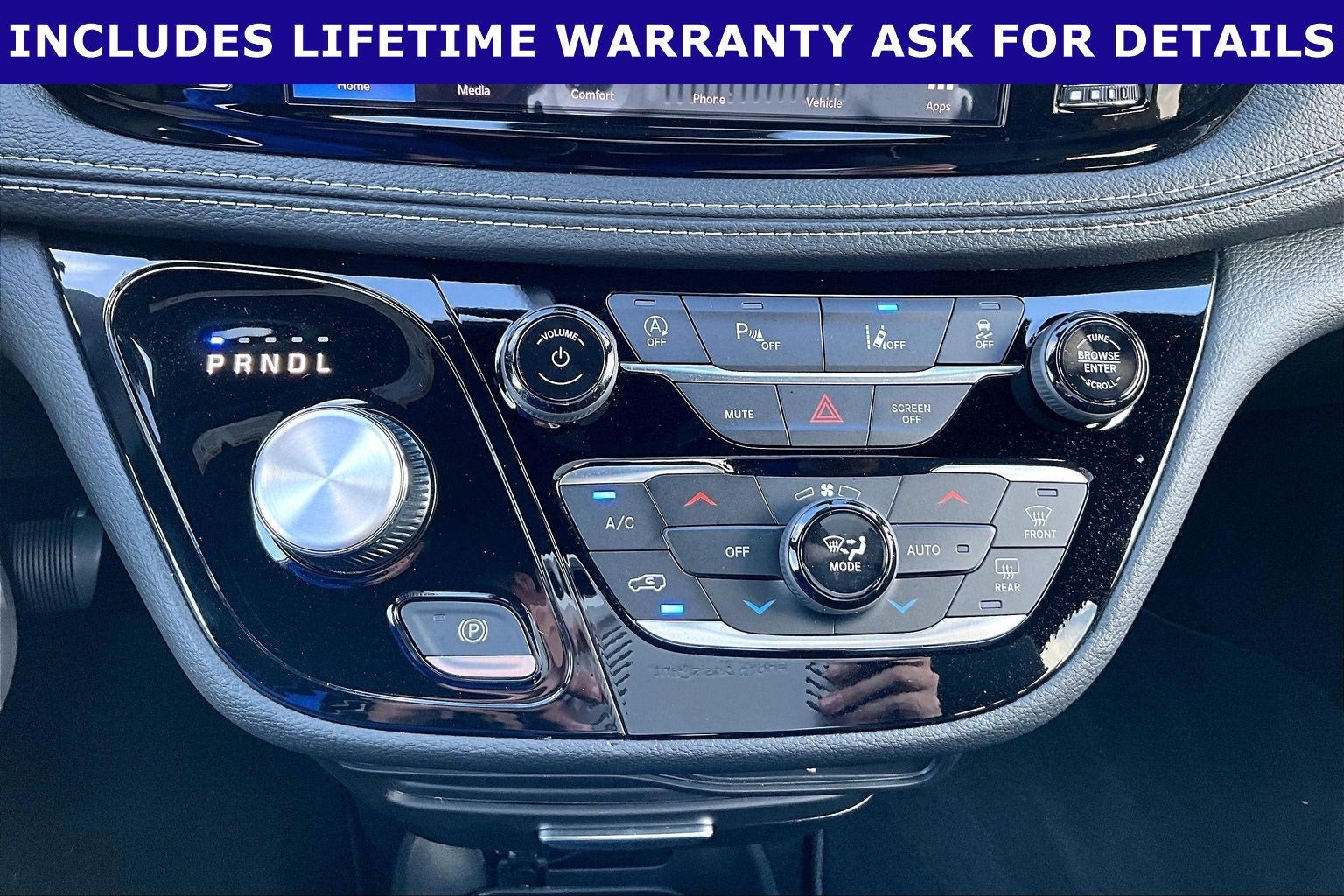 2026 Chrysler Pacifica Select