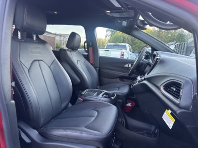 2027 Chrysler Pacifica PACIFICA SELECT