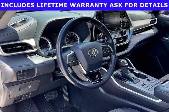 2021 Toyota Highlander Base