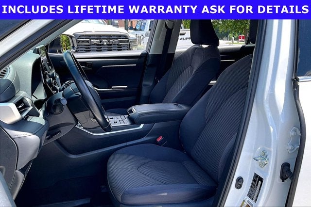2021 Toyota Highlander Base