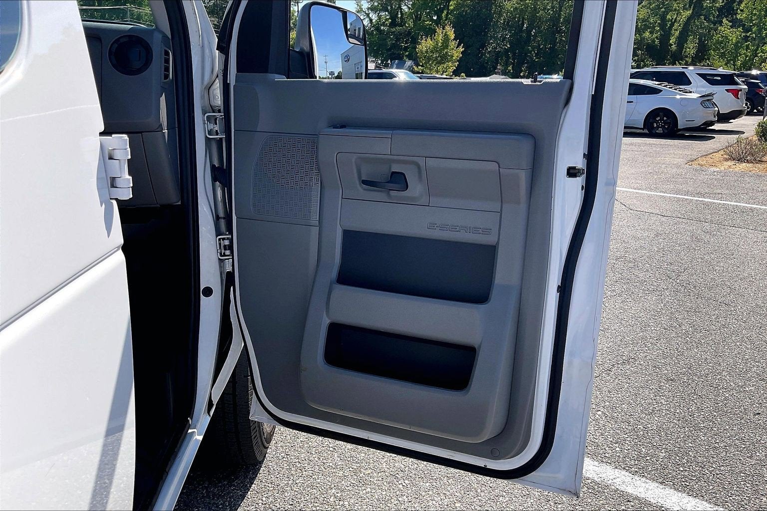 2012 Ford Econoline Wagon XLT