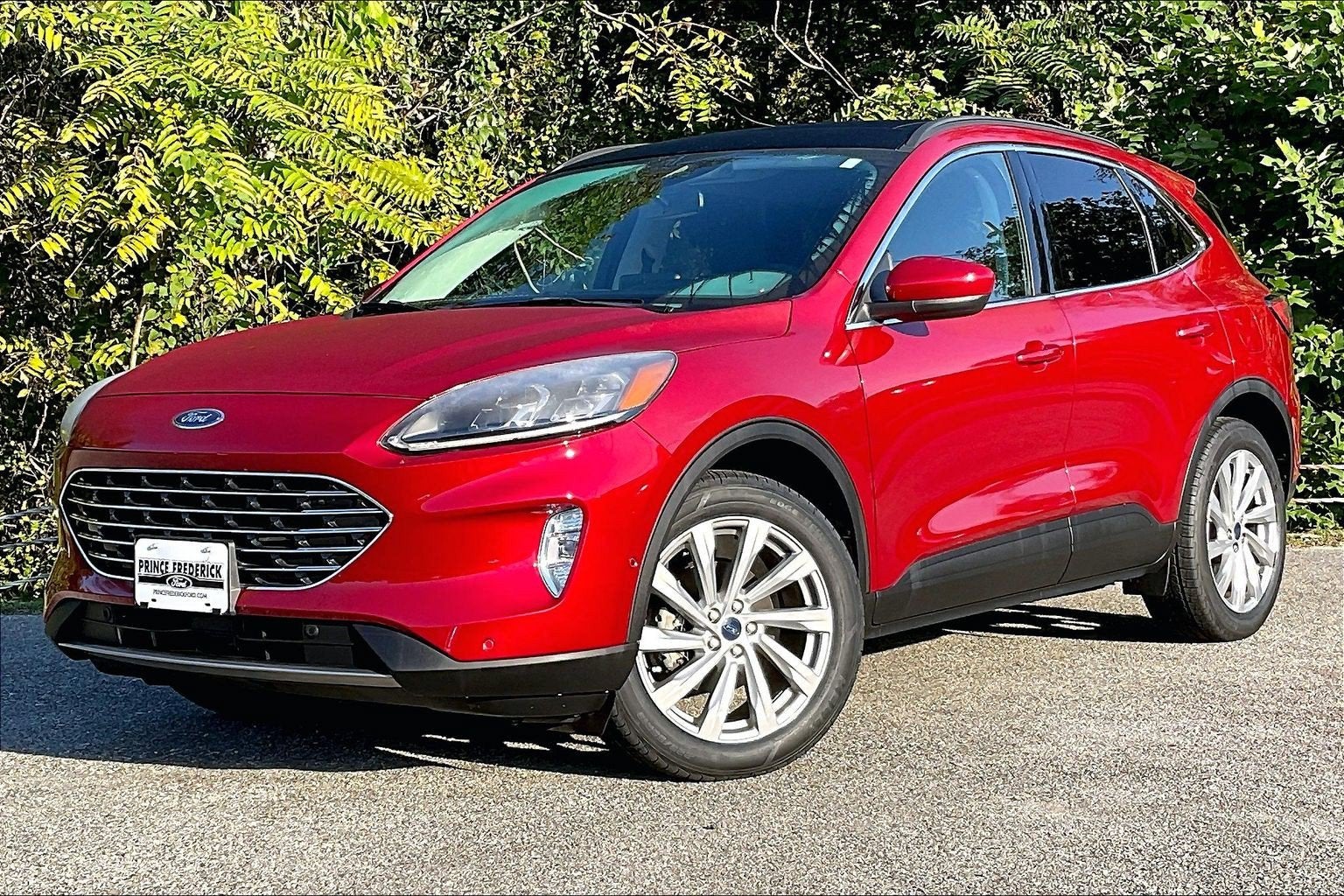 2022 Ford Escape Titanium Hybrid