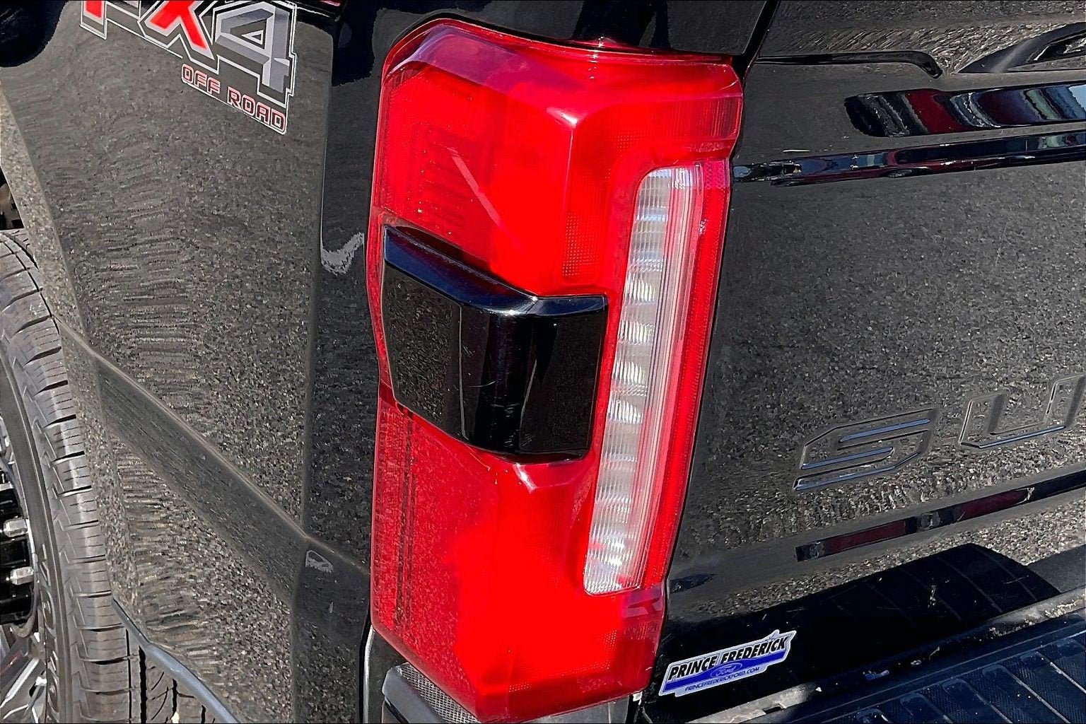 2024 Ford Super Duty F-350 SRW LARIAT