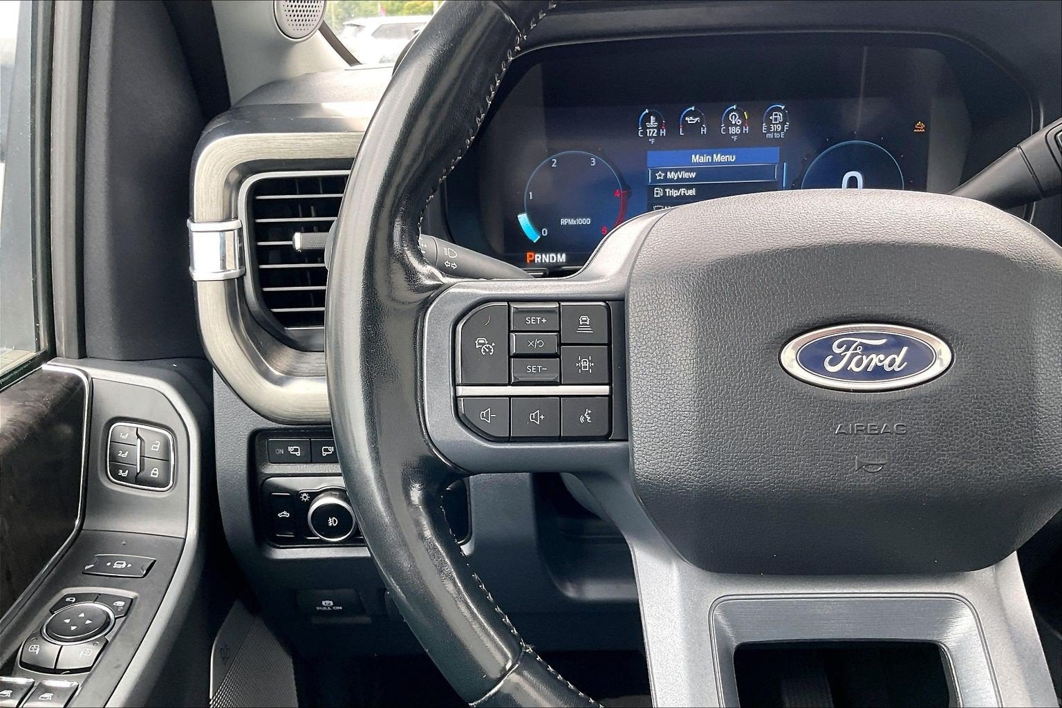 2023 Ford Super Duty F-450 DRW LARIAT