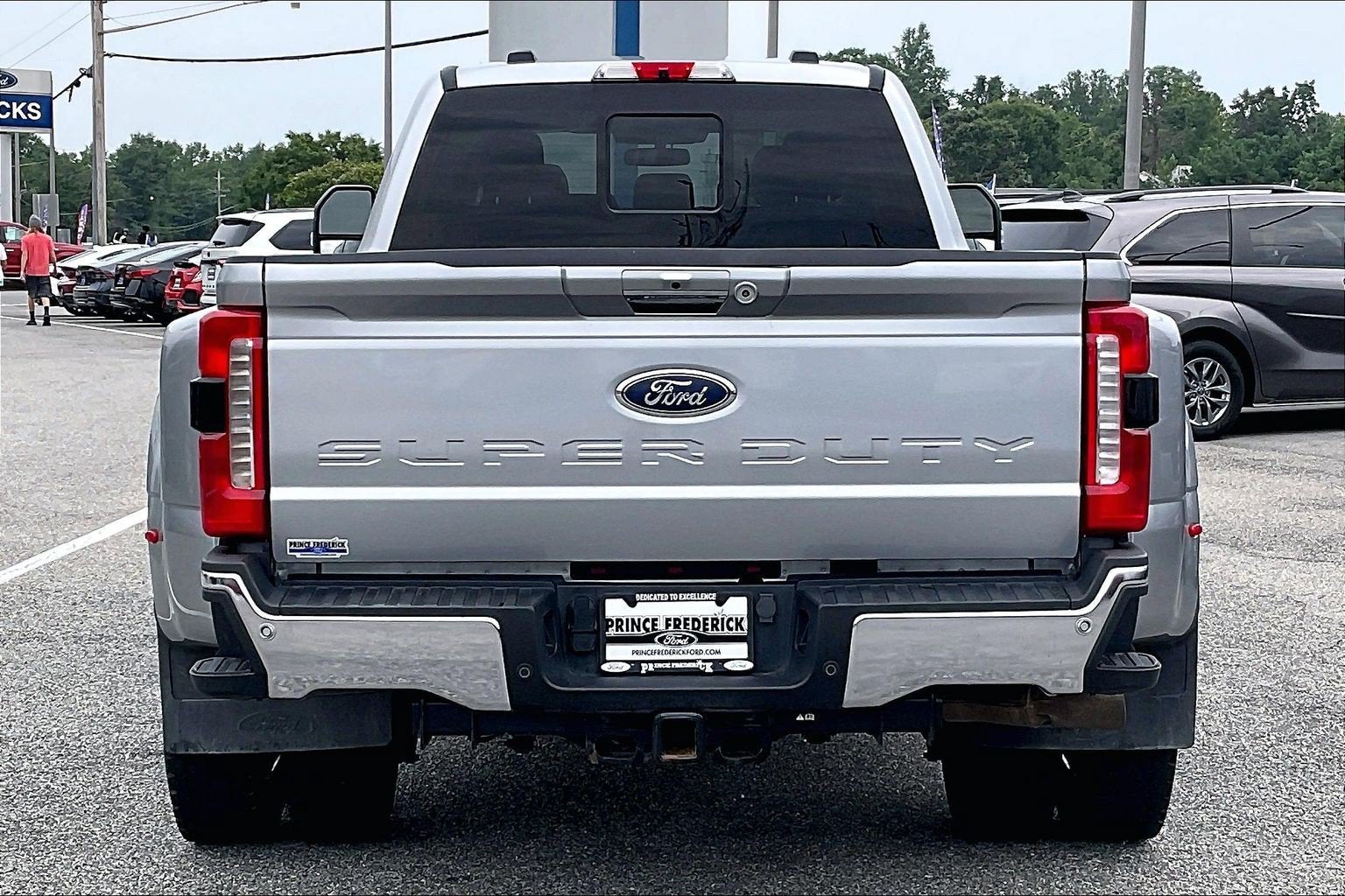 2023 Ford Super Duty F-450 DRW LARIAT
