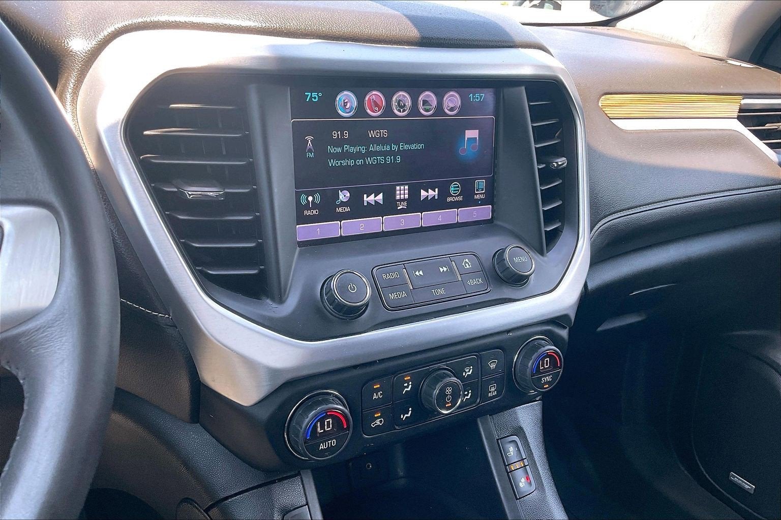 2017 GMC Acadia SLE