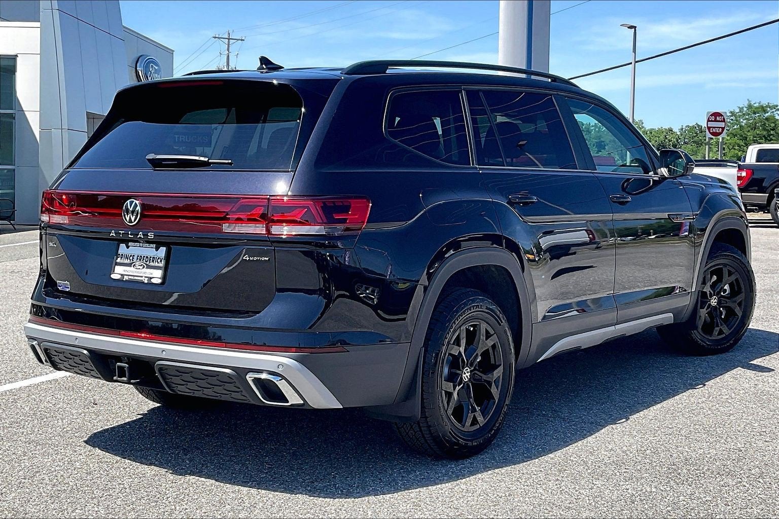 2024 Volkswagen Atlas 2.0T Peak Edition SEL