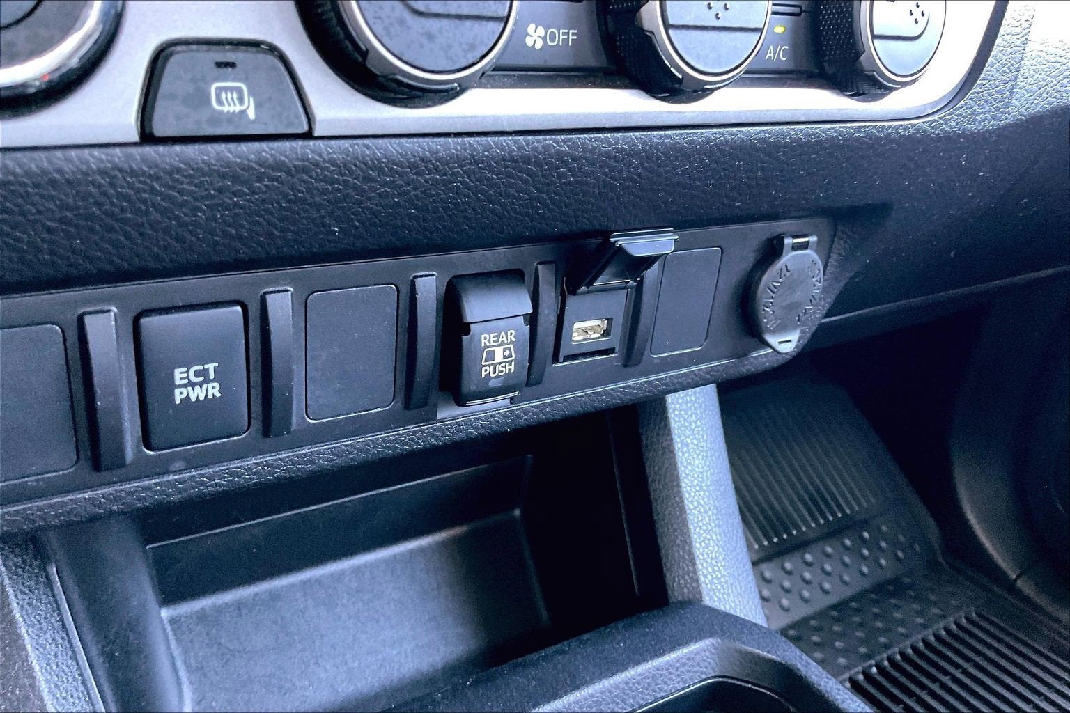 2022 Toyota Tacoma 4WD SR5