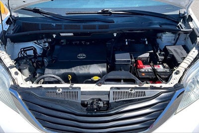 2012 Toyota Sienna LE