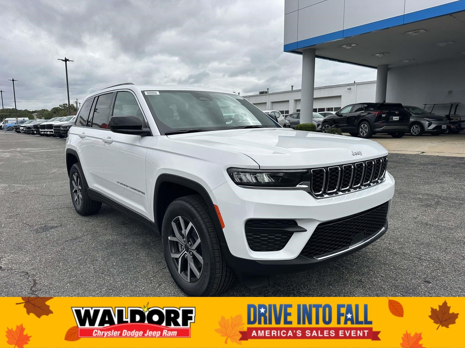 2027 Jeep Grand Cherokee GRAND CHEROKEE LAREDO 4X2