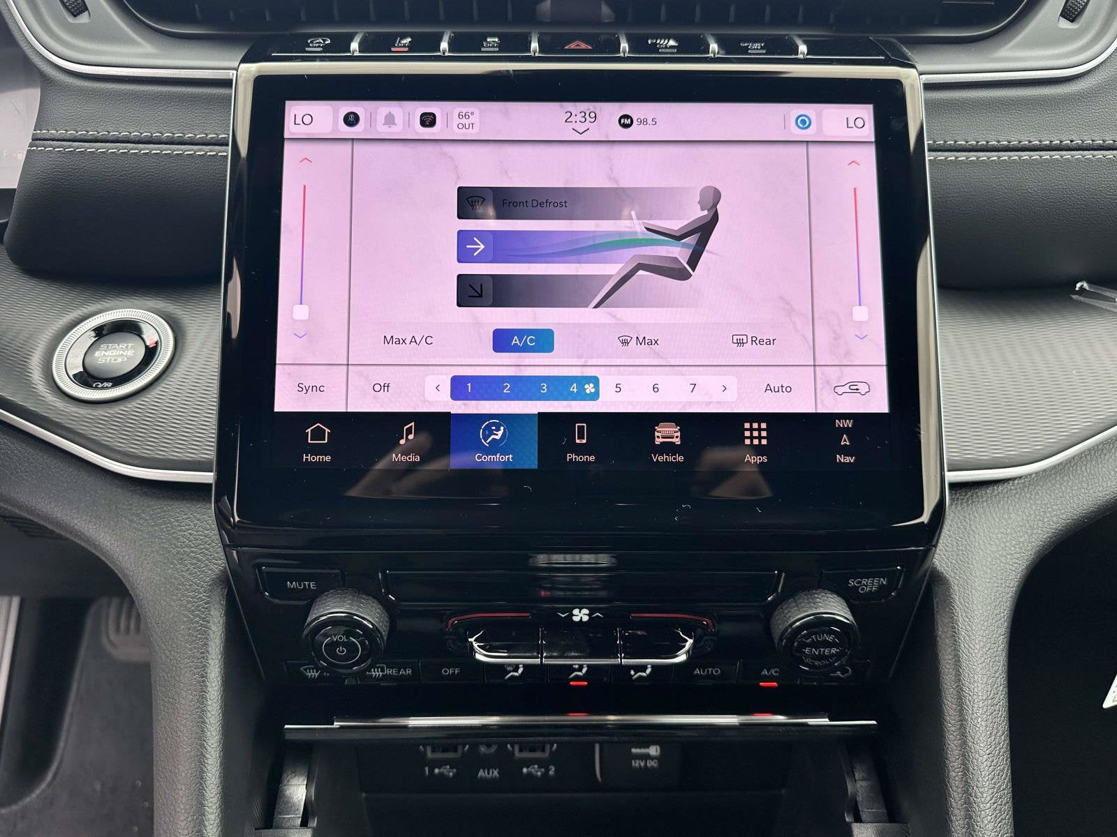 2027 Jeep Grand Cherokee GRAND CHEROKEE LAREDO 4X2
