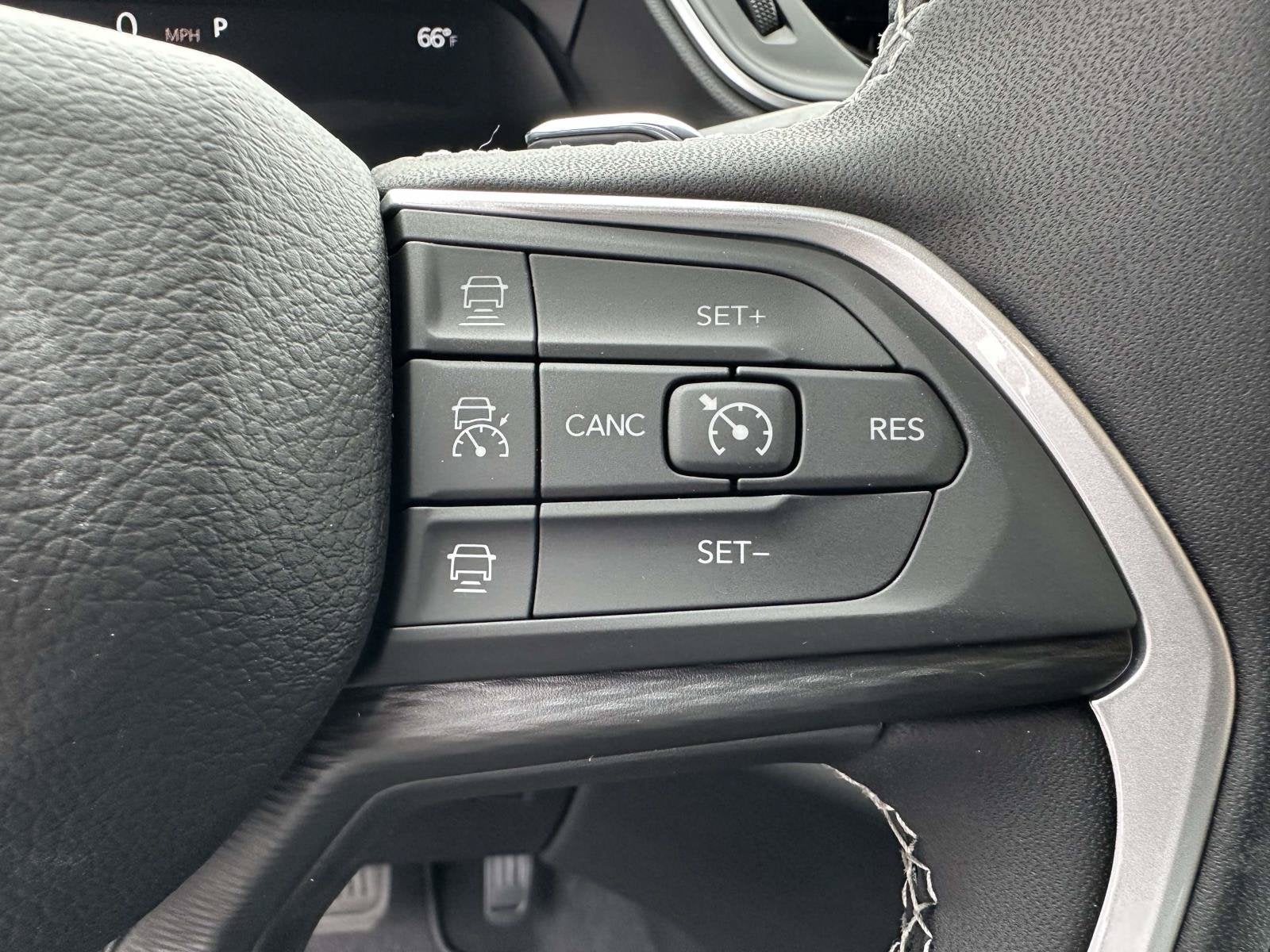 2027 Jeep Grand Cherokee GRAND CHEROKEE LAREDO 4X2