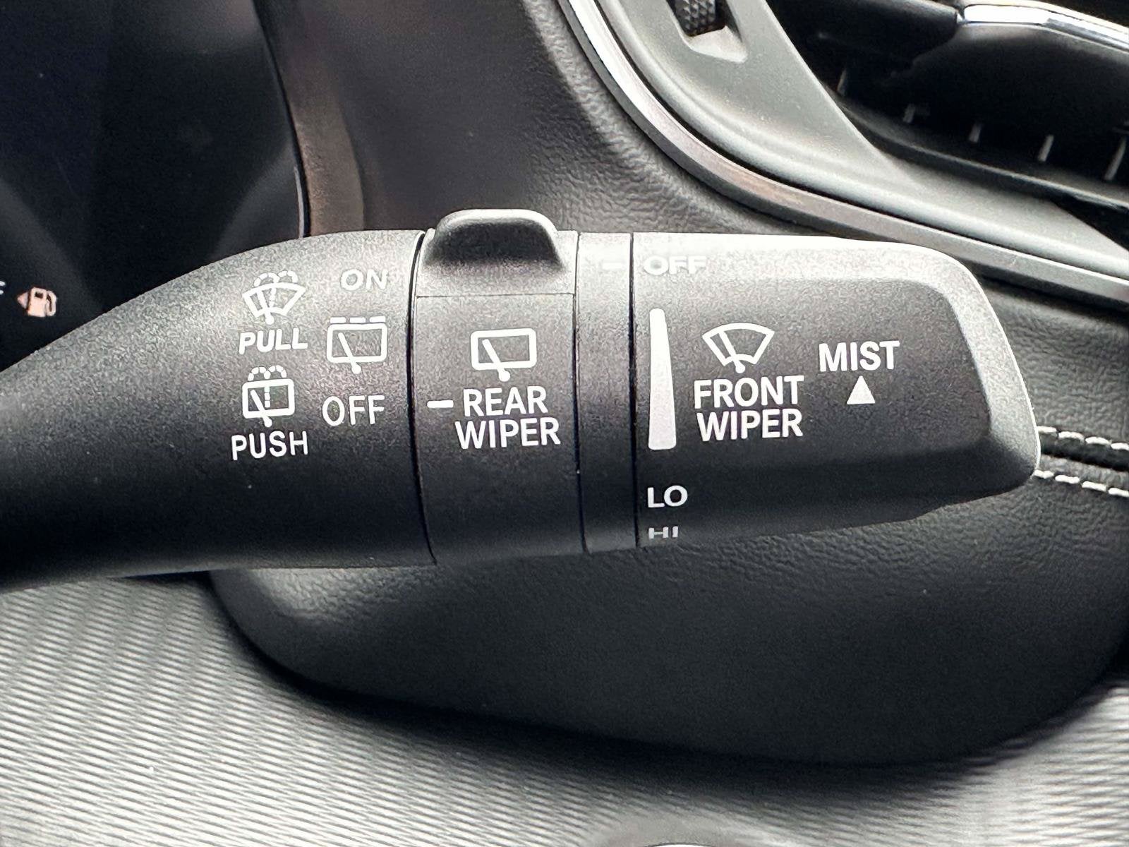 2027 Jeep Grand Cherokee GRAND CHEROKEE LAREDO 4X2