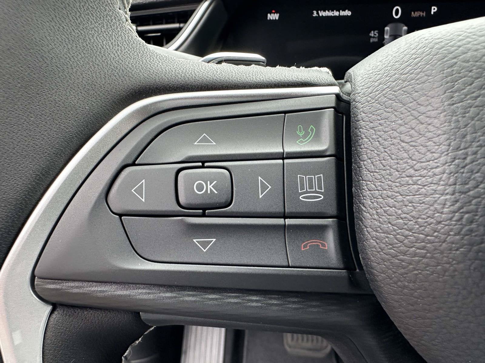 2027 Jeep Grand Cherokee GRAND CHEROKEE LAREDO 4X2