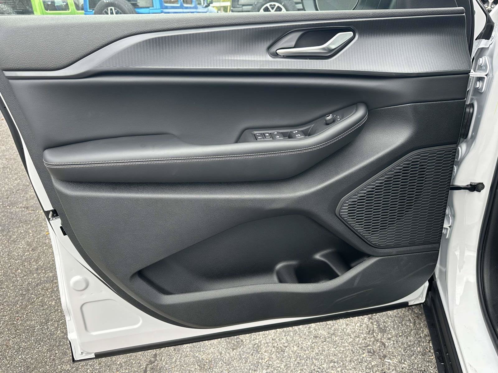 2027 Jeep Grand Cherokee GRAND CHEROKEE LAREDO 4X2
