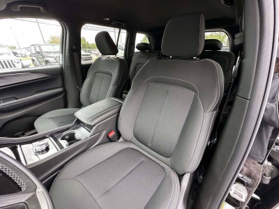 2027 Jeep Grand Cherokee GRAND CHEROKEE LAREDO 4X2