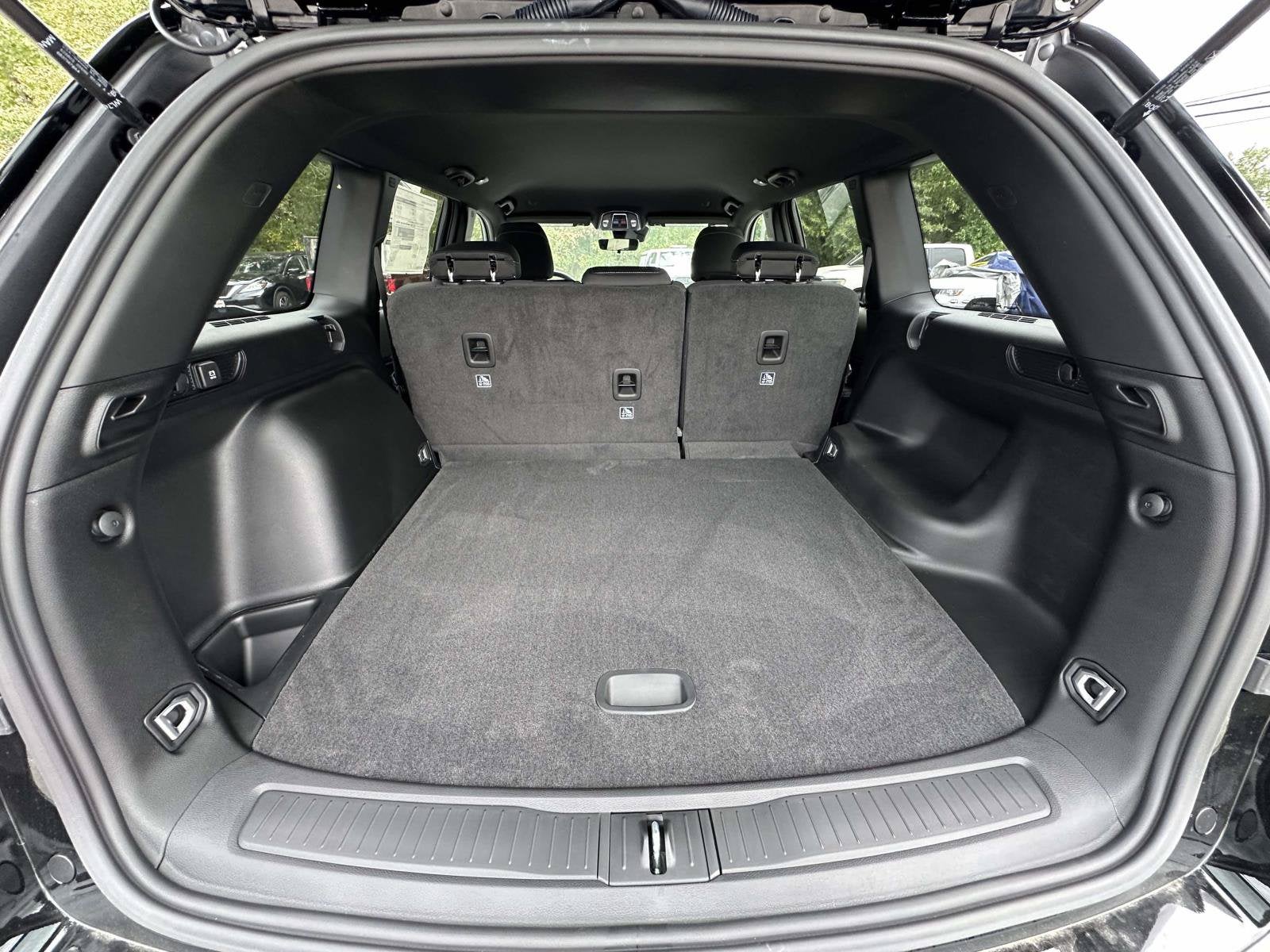 2027 Jeep Grand Cherokee GRAND CHEROKEE LAREDO 4X2