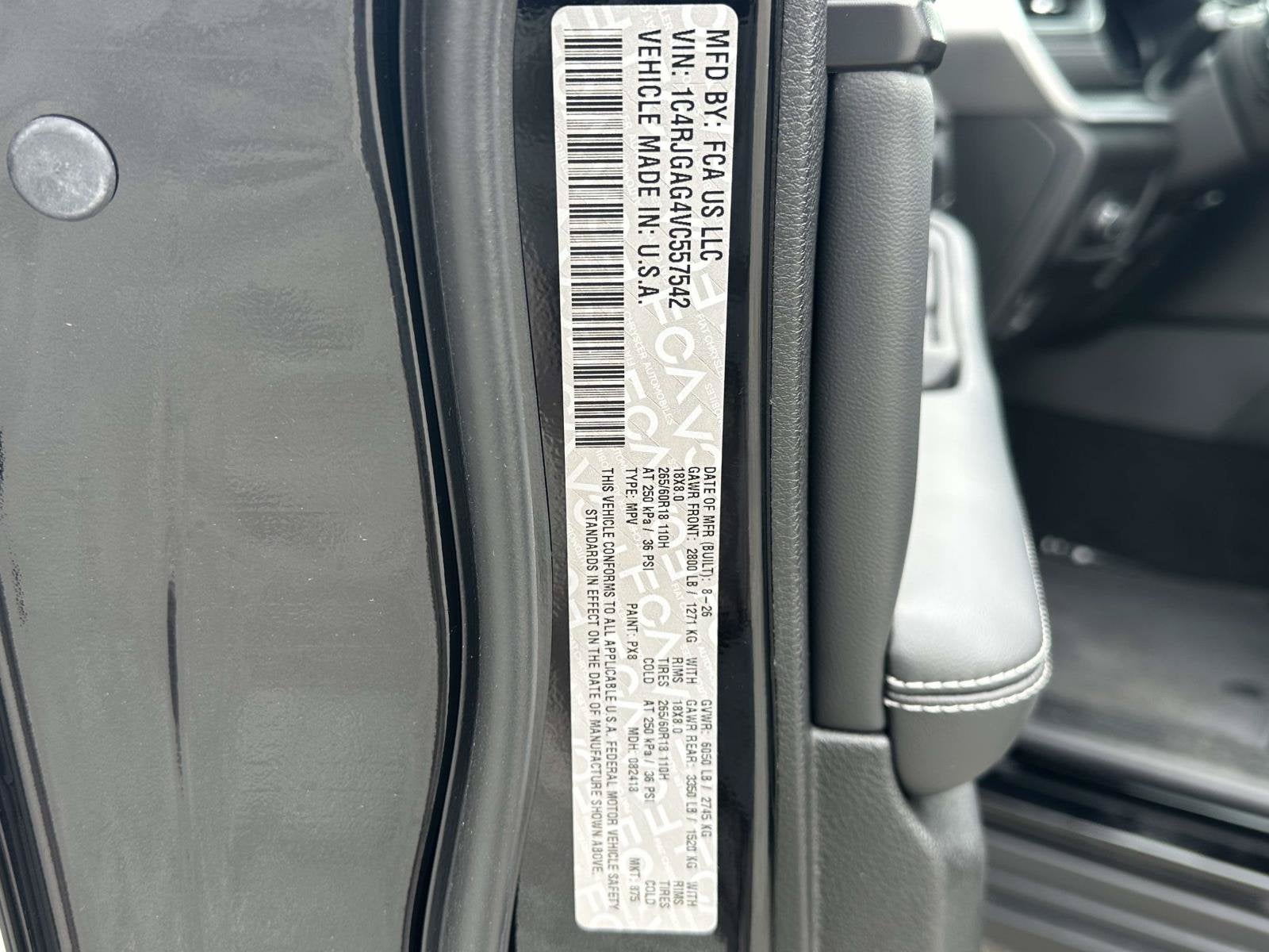 2027 Jeep Grand Cherokee GRAND CHEROKEE LAREDO 4X2