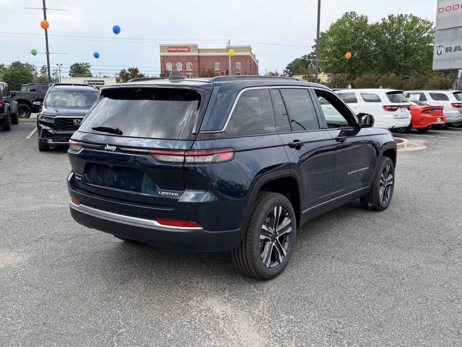 2027 Jeep Grand Cherokee GRAND CHEROKEE LIMITED 4X4