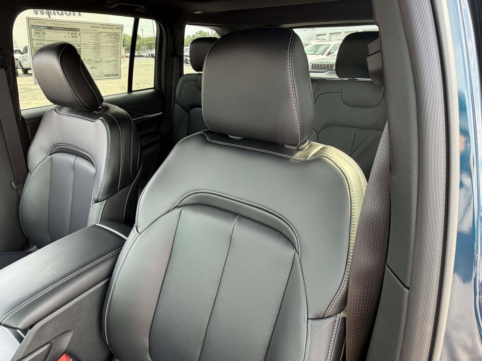 2027 Jeep Grand Cherokee GRAND CHEROKEE LIMITED 4X4