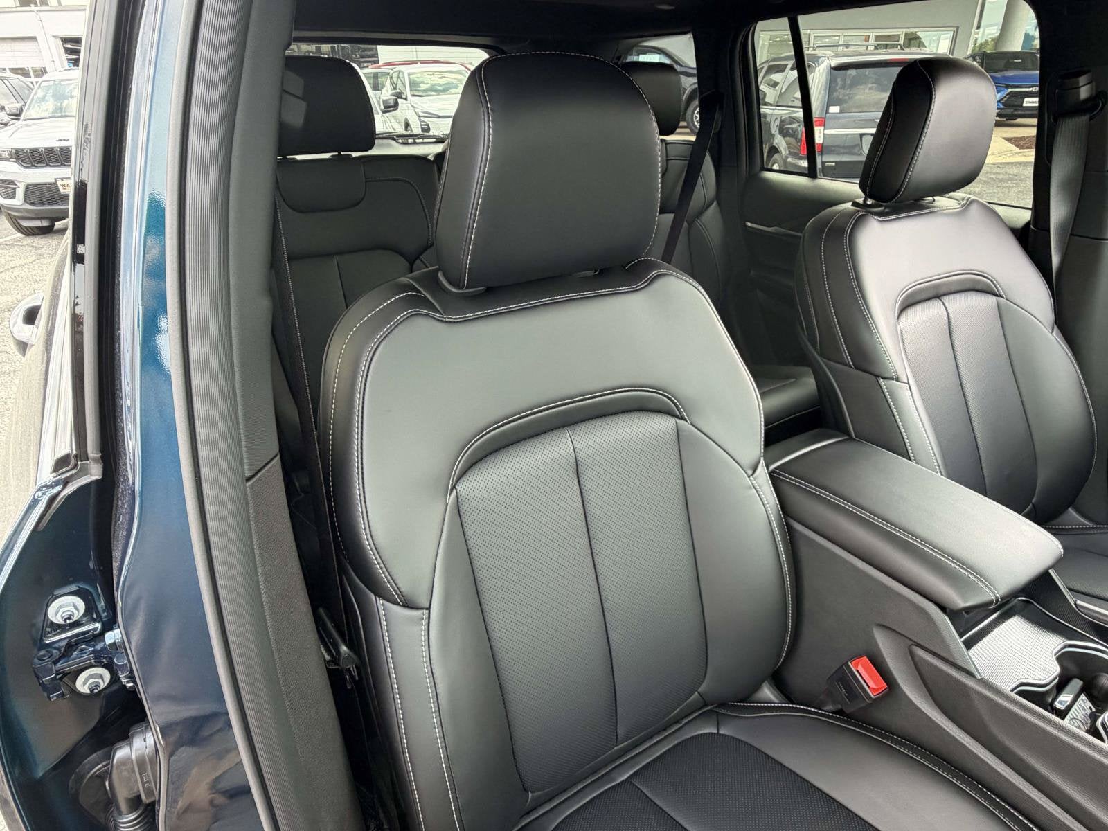 2027 Jeep Grand Cherokee GRAND CHEROKEE LIMITED 4X4