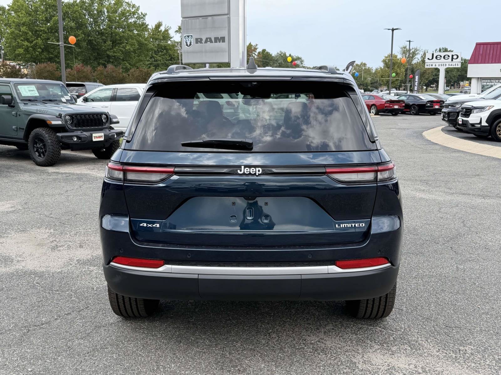 2027 Jeep Grand Cherokee GRAND CHEROKEE LIMITED 4X4