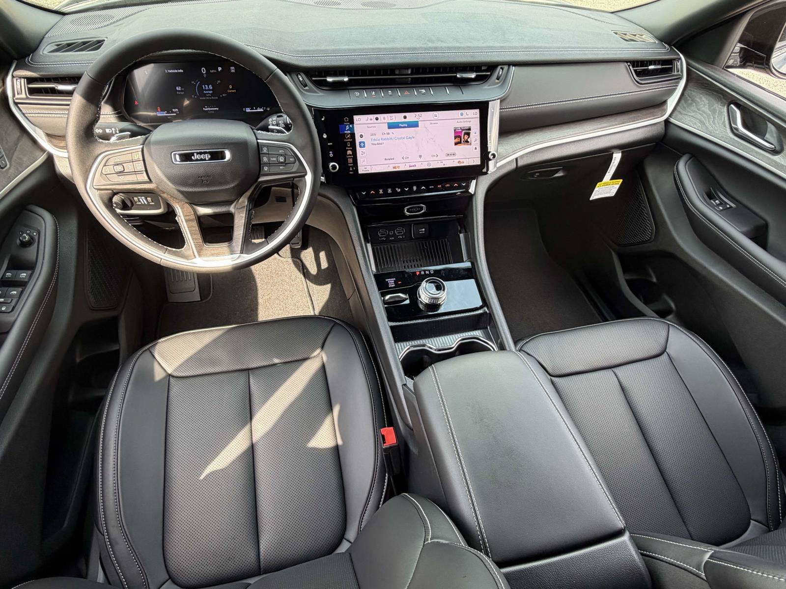 2027 Jeep Grand Cherokee GRAND CHEROKEE LIMITED 4X4