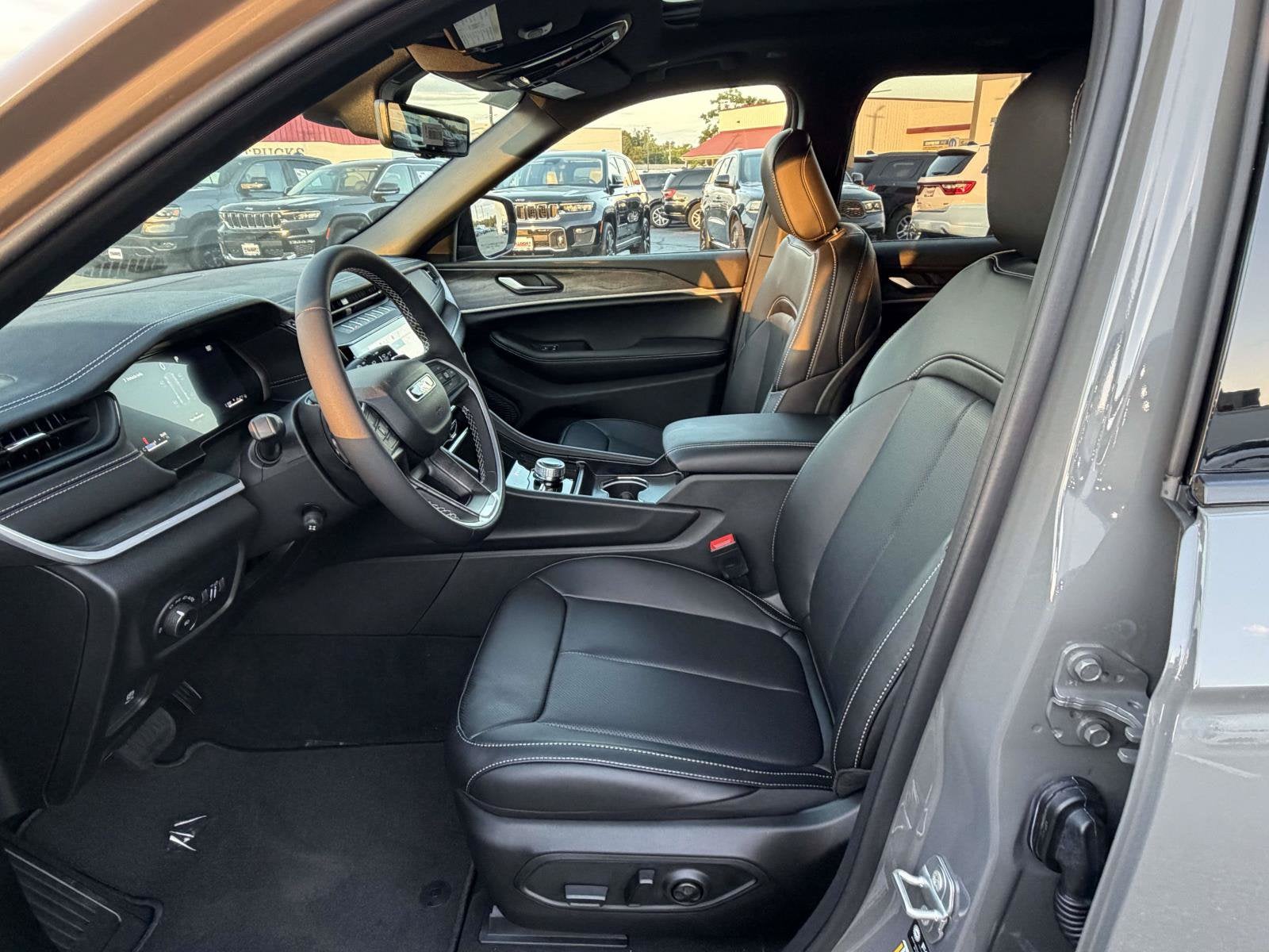 2027 Jeep Grand Cherokee GRAND CHEROKEE LIMITED 4X4