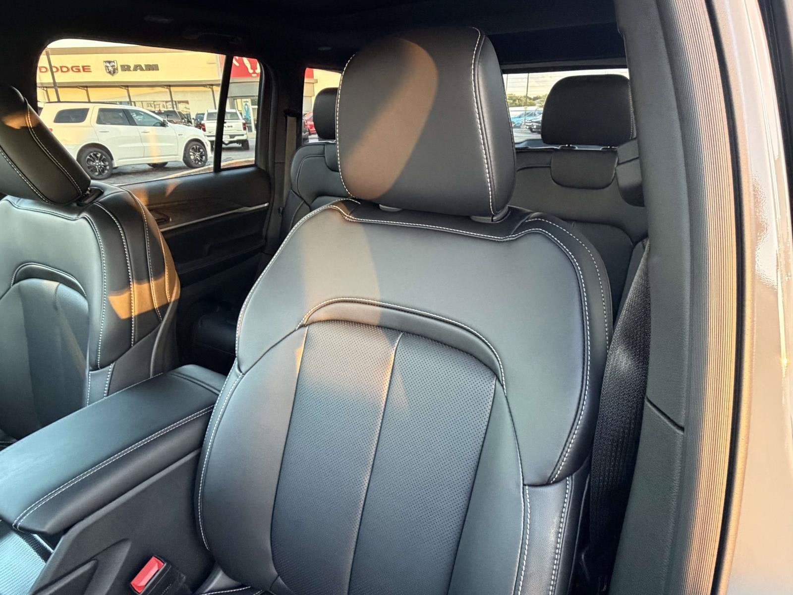 2027 Jeep Grand Cherokee GRAND CHEROKEE LIMITED 4X4