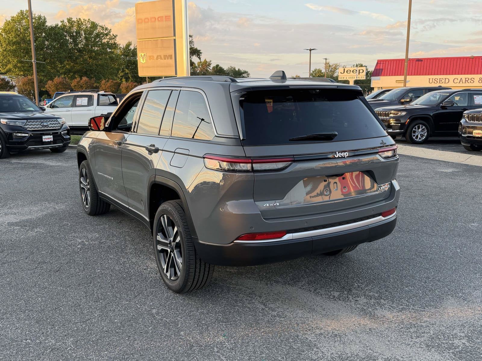 2027 Jeep Grand Cherokee GRAND CHEROKEE LIMITED 4X4