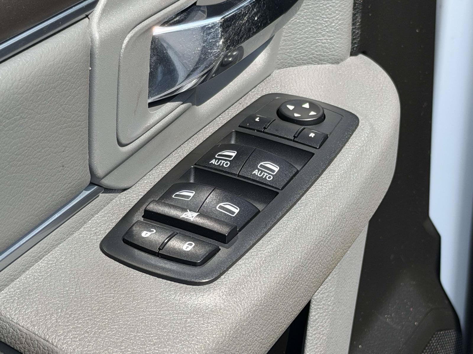 2020 RAM 1500 Classic Warlock Crew Cab 4x4 5'7' Box