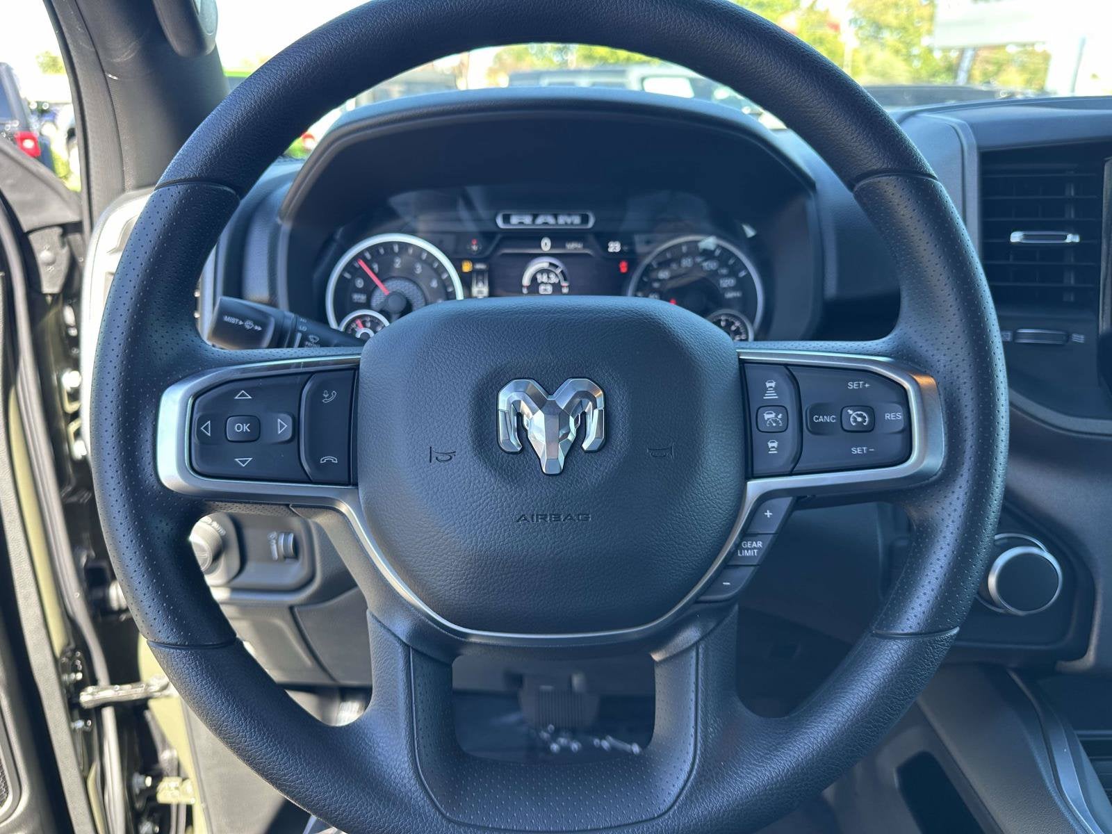 2027 RAM Ram 1500 RAM 1500 EXPRESS CREW CAB 4X4 5'7' BOX