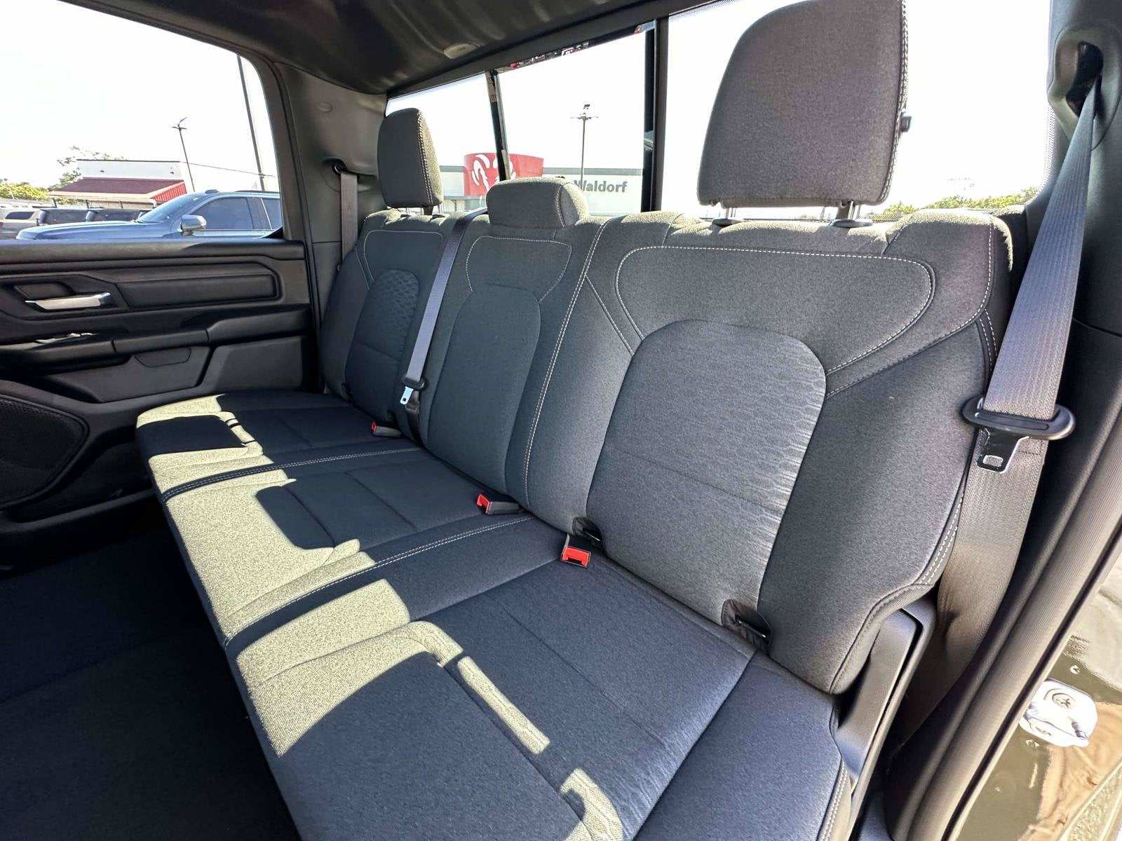 2027 RAM Ram 1500 RAM 1500 EXPRESS CREW CAB 4X4 5'7' BOX