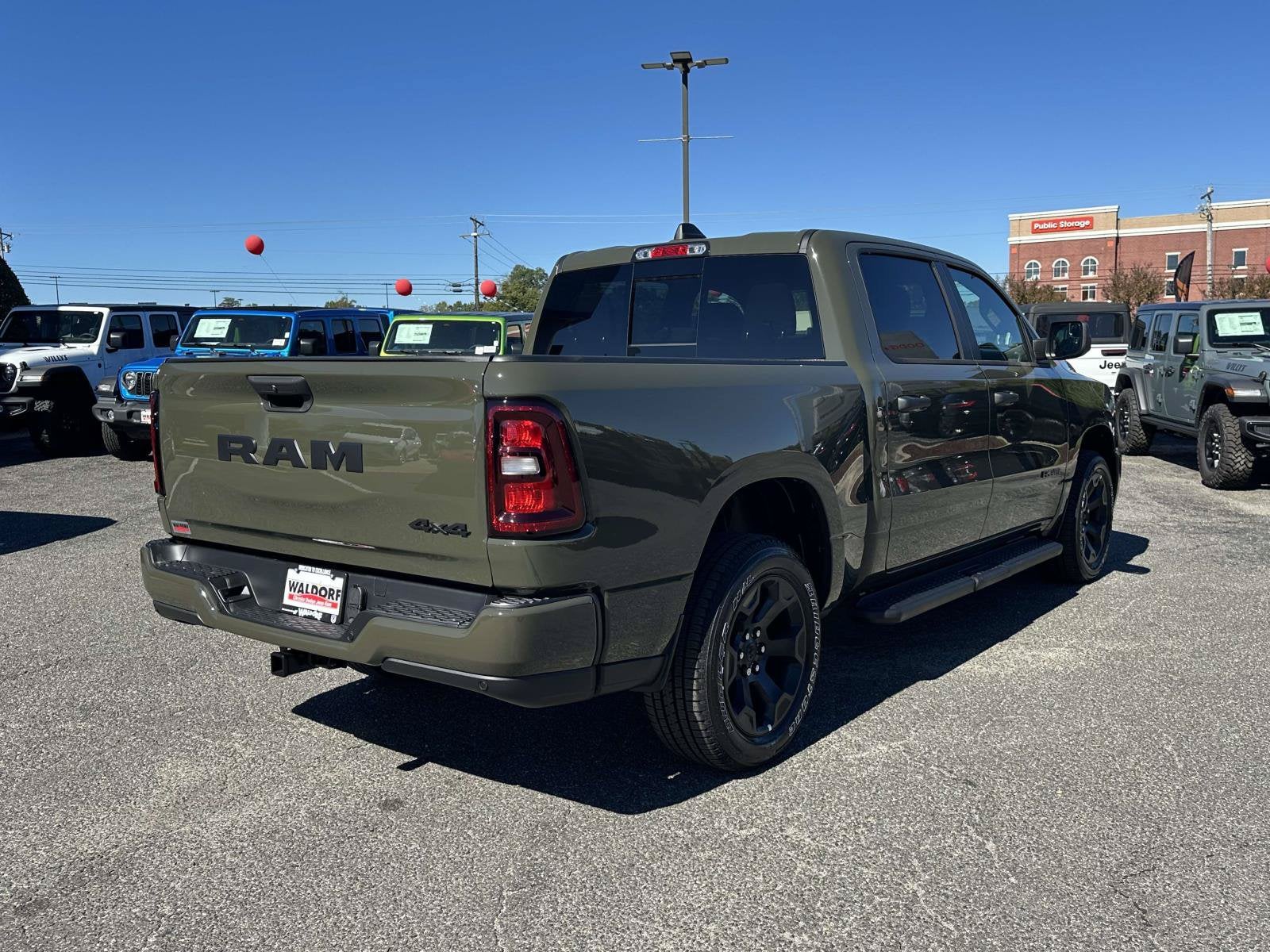 2027 RAM Ram 1500 RAM 1500 EXPRESS CREW CAB 4X4 5'7' BOX