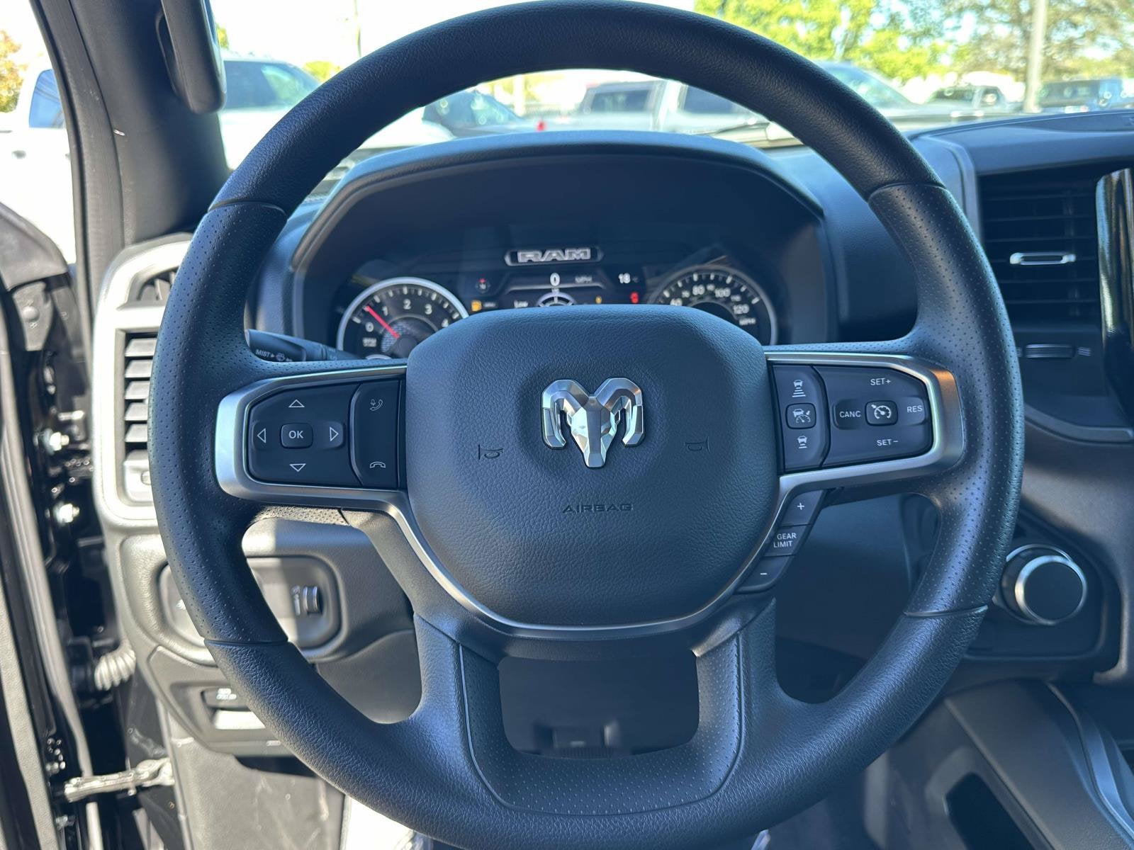 2027 RAM Ram 1500 RAM 1500 EXPRESS CREW CAB 4X4 5'7' BOX