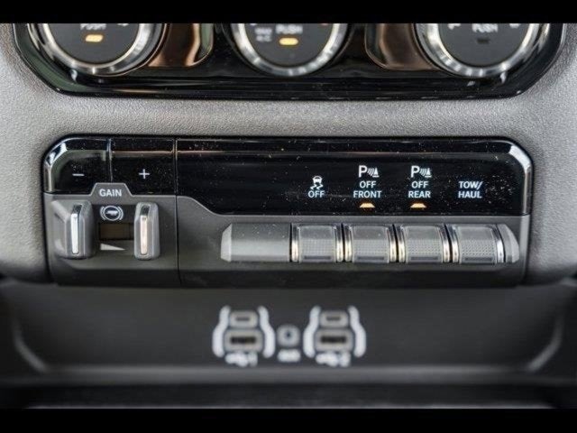 2025 RAM Ram 1500 RAM 1500 BIG HORN QUAD CAB 4X4 6'4' BOX