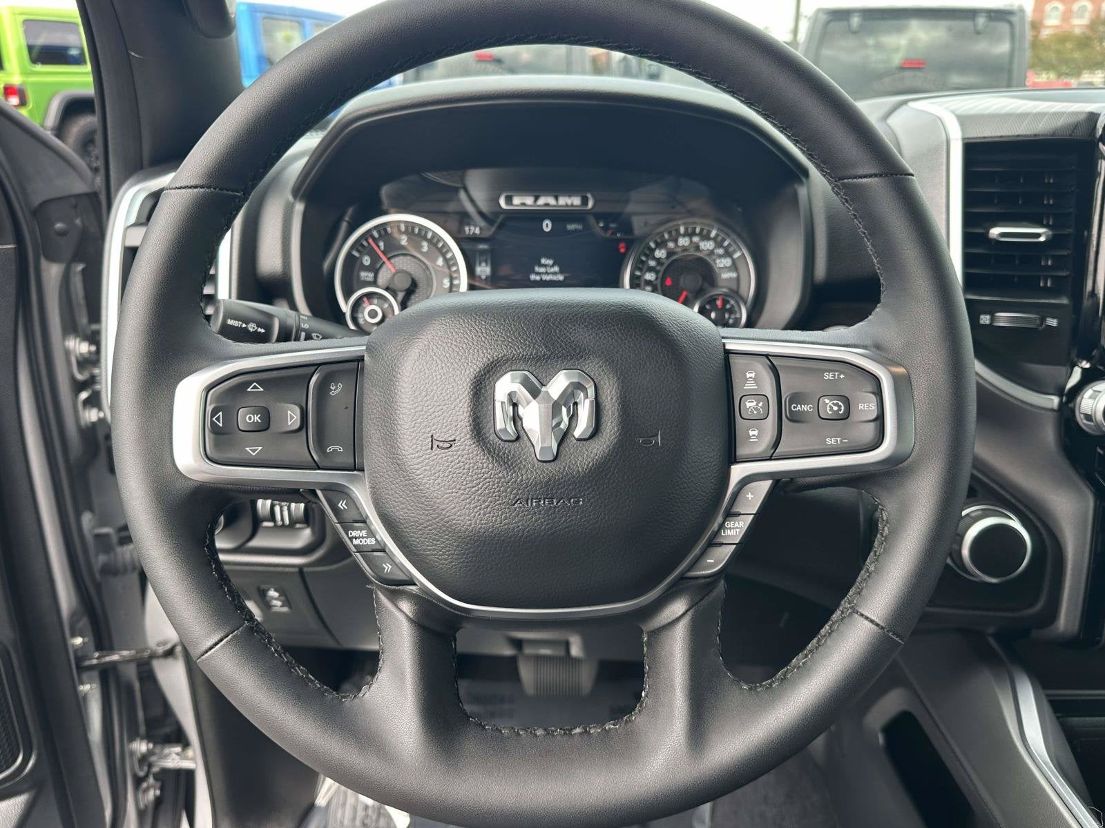 2025 RAM 1500 Big Horn Crew Cab 4x4 5'7' Box