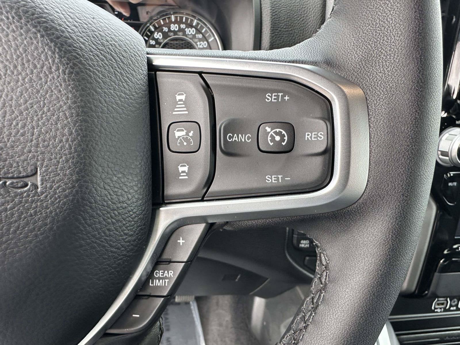 2025 RAM 1500 Big Horn Crew Cab 4x4 5'7' Box