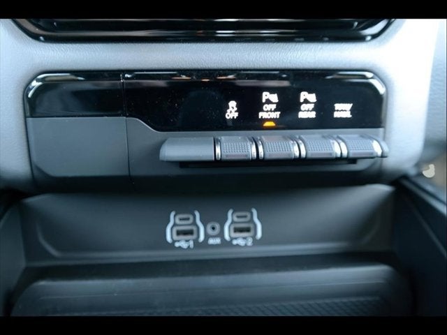 2025 RAM Ram 1500 RAM 1500 BIG HORN CREW CAB 4X4 5'7' BOX