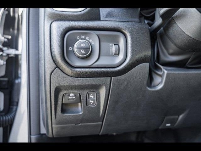 2025 RAM Ram 1500 RAM 1500 BIG HORN CREW CAB 4X4 5'7' BOX